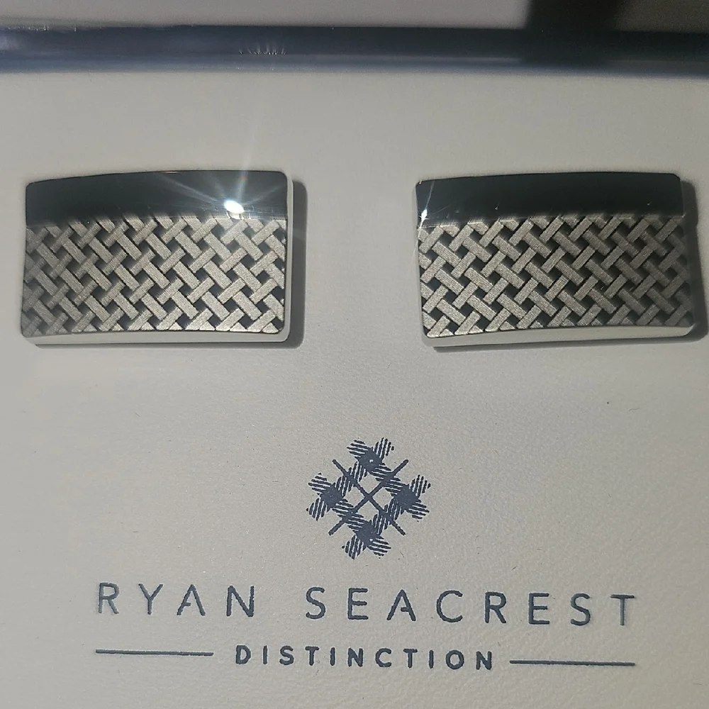 Ryan Seacrest NWT Distinction Silver Cufflinks with Blue & White Box
